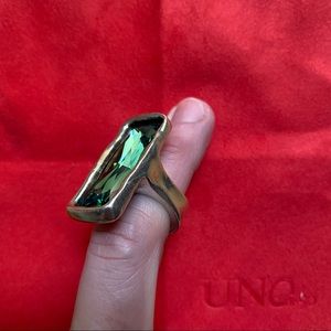 Uno de 50 green gem ring